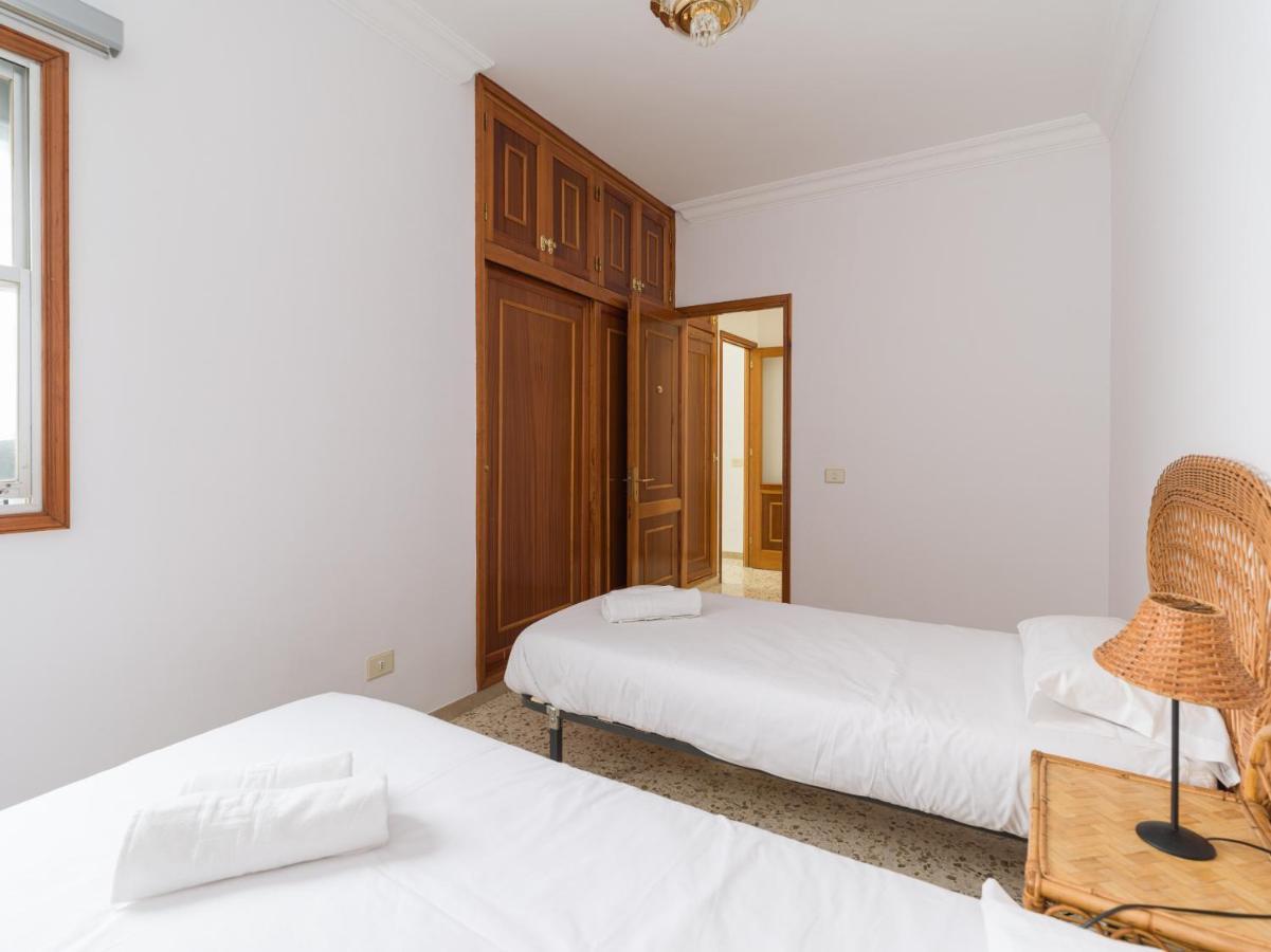Huge Balcony Over Las Canteras By Canariasgetaway لاس بالماس دي غران كاناريا المظهر الخارجي الصورة