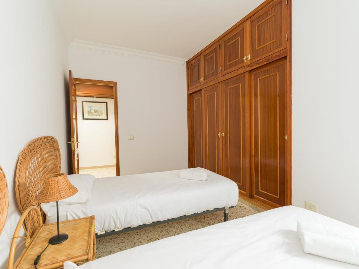 Huge Balcony Over Las Canteras By Canariasgetaway لاس بالماس دي غران كاناريا المظهر الخارجي الصورة